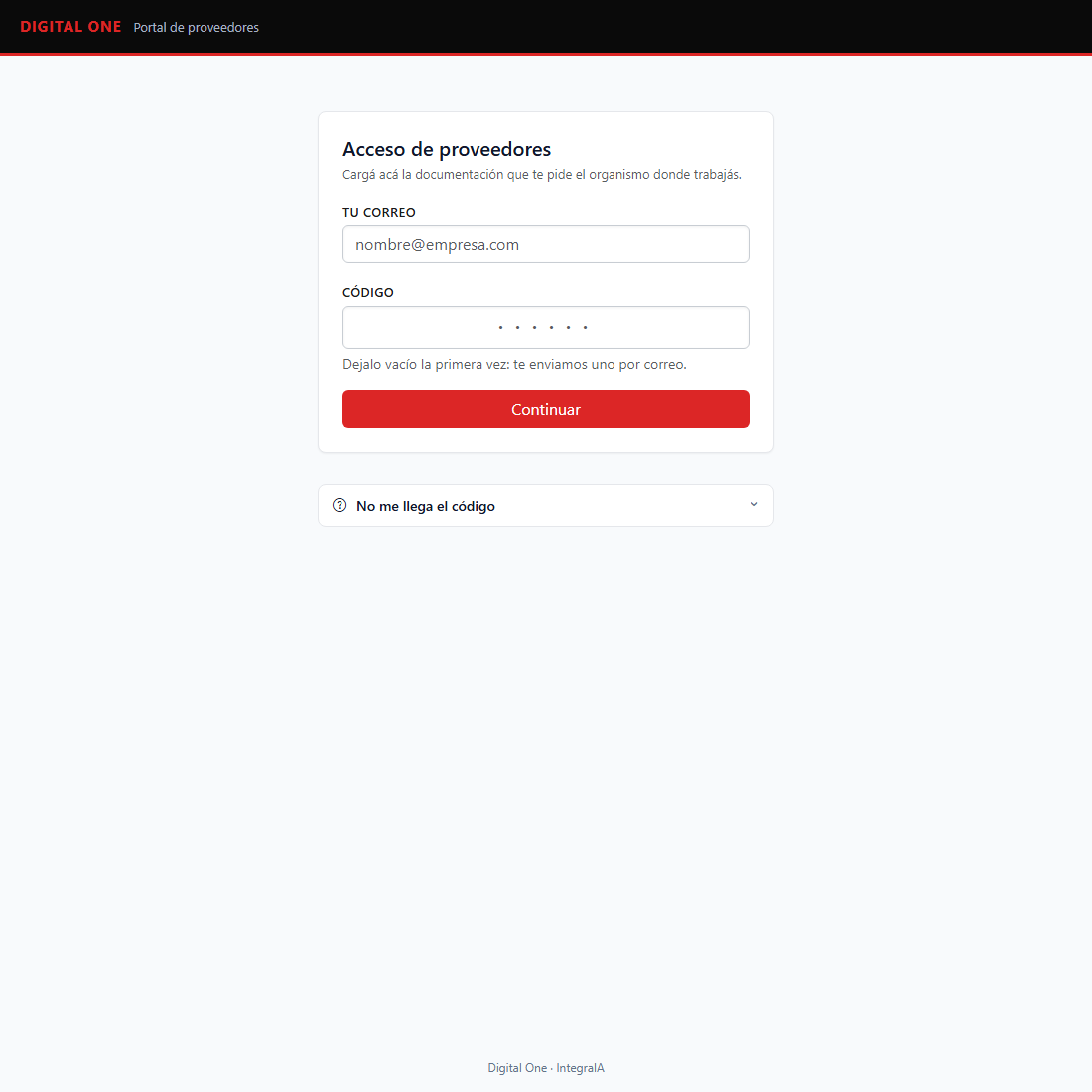Pantalla de acceso al portal de proveedores, con el campo de correo, el de código y la ayuda «No me llega el código»